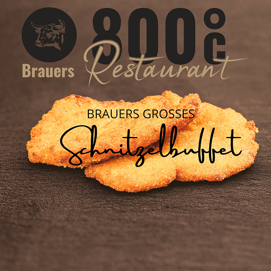 Zwei panierte Schnitzel auf einer schieferartigen Oberfläche. Zusätzlich wird noch auf das 800 Grad Restaurant und das Schnitzelbuffet aufmerksam gemacht